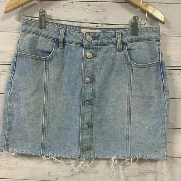 PACSUN Light Wash Mini Denim Skirt - Picture 1 of 4